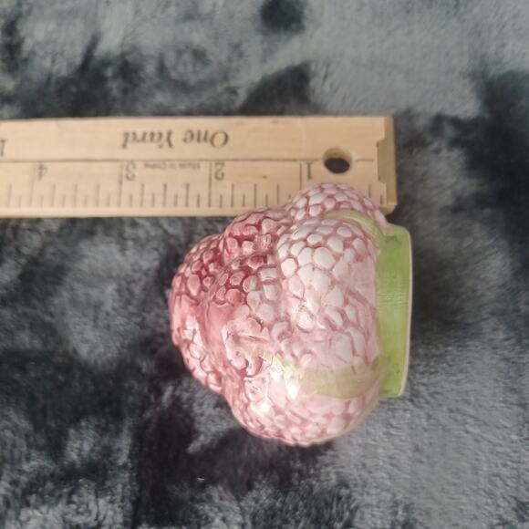 Key Point Raspberry Cluster Salt Shaker- Vintage - Picture 6 of 7